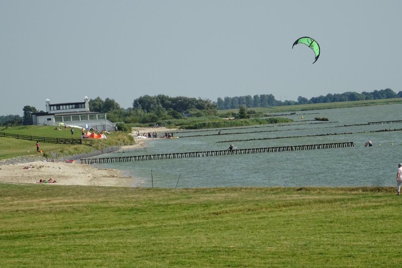 Vakantiehuisgalamadammen Met Ligplaats Boot Koudum Exteriér fotografie